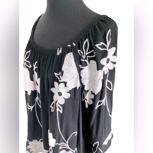 Embroidered Peasant Top - Picture 5 of 9